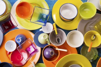 Presentation of mixed accessories for a colorful kitchen