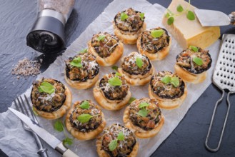 Champignons with puff pastry