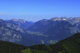 Paragliding above Spieljoch in the Zillertal valley viewing to the Inn valley