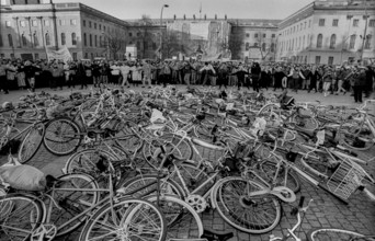 Germany, Berlin, 16 January 1991, demonstration against the Gulf War, in front of the Humboldt