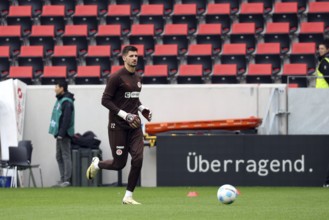 Advertising caption outstanding applies to goalkeeper Nikola Vasilj (FC St. Pauli) in the 1st FBL