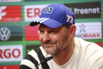 Coach Steffen Baumgart (Hamburger SV / HSV) at the press conference, PK after the DFB Cup 2024-25,