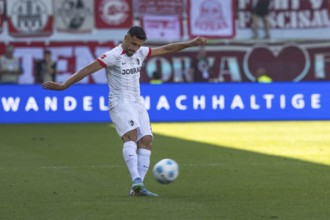Football match, Vincenzo GRIFO SC Freiburg on the flank, Voith-Arena football stadium, Heidenheim