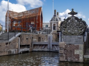 Lock complex with the historic start of the lock next to the modern building Open-air museum