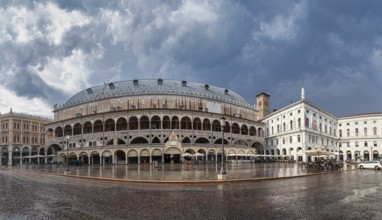 The Palazzo della Rajone, the courtroom of the city court of Padua in the era of medieval urban