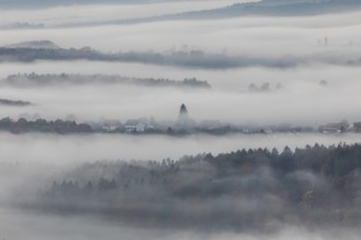 Autumn atmosphere in the early morning, fog drifts through the hilly landscape, St. Andrä-Höch,