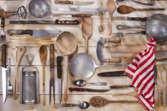 Old and various accessories for the preparation of food