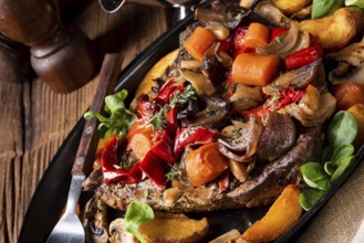 Tender beef with various vegetables