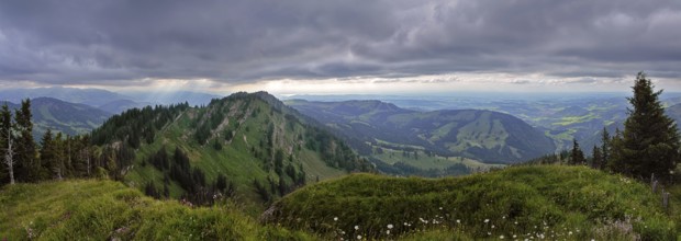 Panoramic view from the Seelekopf to the Alpine foothills, Nagelfluhkette, Allgäu