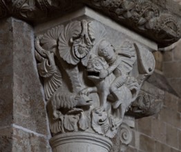 Vezelay, Basilica of Ste-Marie-Madeleine. Interior. Romanesque nave, figure capital, St, Saint,