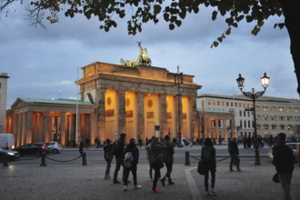 Brandneurger Tor Berlin in the evening