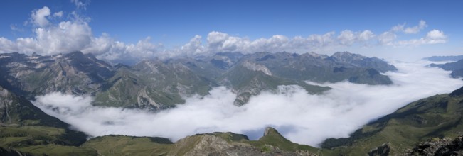 Cirque de Gavarnie from Espuguettes refuge, Pyrenees National Park, Hautes-Pyrenees, France