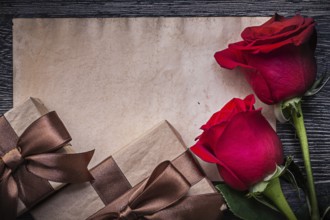 Vintage blank paper red natural roses present boxes