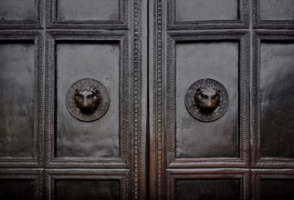 Aachen Cathedral Carolingian bronze door late 8th century Height 3.95 m Main entrance from the west