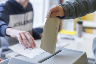 Voting for the constituency 03300 Seevorstadt-Ost, Dresden, Saxony, Germany