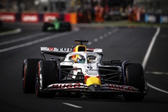 MELBOURNE, AUSTRALIA - MARCH 14: Isack Hadjar of France drives the Visa Cash App Racing Bulls F1
