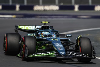 MELBOURNE, AUSTRALIA - MARCH 14: Fernando Alonso of Spain drives the Aston Martin Aramco F1 Team