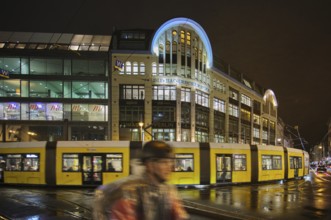 Germany, Berlin, 19.12.2024, Hackesche Höfe, Hackescher Markt, view into Rosenthaler Straße, tram,
