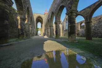 Semaphore, ruins of the Saint-Mathieu abbey and lighthouse on the Pointe Saint-Mathieu,