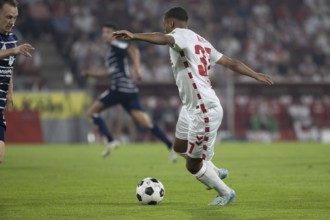 Linton Maina (1.FC Köln, Midfield, #37), 2nd Bundesliga, 1. FC Köln, Hamburger SV on 02/08/2024 at