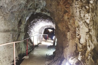 A safe path in a stalactite cave