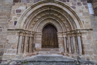Romanic Church of Santa María La Real, Las Henestrosas de las Quintanillas, municipality of