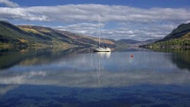 Europe, Scotland, Great Britain, England, landscape, Loch Duich, sailing boat, sea bay, Dornie