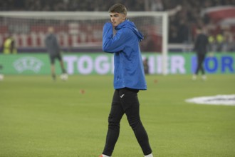 Football match, Charles DE KETELAERE Atalanta Bergamo warming up in front of the game, Stuttgart