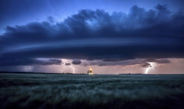 Lightning Storm Clouds Canada Saskatchewan Dramatic Summer