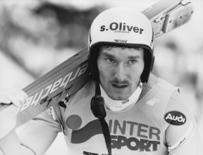 World Cup, ski jumping, ski jumper, Andre Kiesewetter (DEU), portrait, on the way to the ski