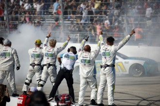 Denny Hamlin gewinnt das Würth 400 in Dover, DE, USA