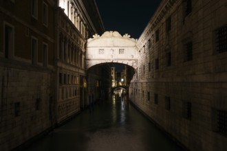 Bridge of Sighs, night shot, Venice, Italy