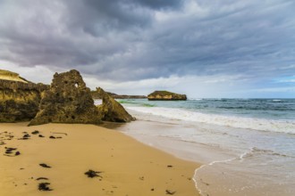 Picturesque seashore, coastal cliffs and a powerful surf of the Pacific Ocean. The Great Ocean Road