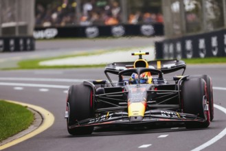 MELBOURNE, AUSTRALIA, APRIL 01: Sergio Perez of Mexico drives the Oracle Red Bull Racing RB19 in
