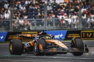 Oscar Piastri of Australia drives the McLaren Formula 1 Team MCL39 during third practice in the