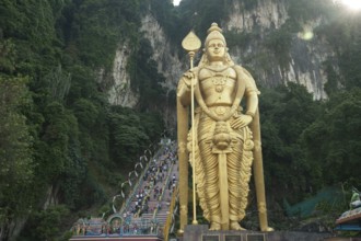 Murugan statue batu caves, kuala lumpur, malaysia, asia
