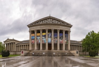 A picture of the Museum of Fine Arts of Budapest
