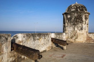 View to a bastion of the city wall with ancient cannons, Cartagena, Colombia, Unesco World Heritage