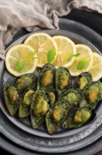 Seafood mussels with lemon, parsley and garlic