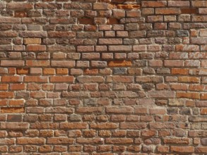 Masonry made from old bricks