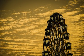 Ferris wheel and twilight sky. Shooting Location: Aichi Prefecture, Nagoya City