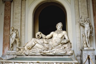 A picture of an ancient roman statue