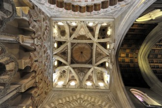 Mezquita, former mosque, today cathedral, Cordoba, View of the complex ceiling structure of a
