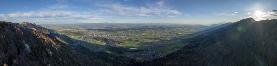 View of Mittelland with Aare loops and snow-covered Alps, Gitziflueh on the left and Hasenmatt on