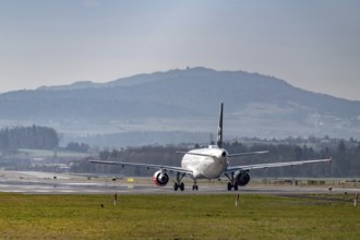 Aircraft Austrian Airlines, OE-LBZ, Airbus A320-200, Zurich Kloten, Switzerland