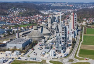 SCHWENK cement plant in Heidenheim-Mergelstetten. In the foreground on the right, research facility