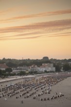 Beach with beach chairs, beach promenade, evening mood, Baltic Sea spa Travemünde, Bay of Lübeck,