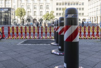 Protection against terrorist attacks in the capital. Anti-terror blockade on the street Unter den
