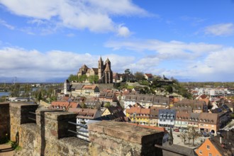 View from Eckartsberg to Münsterberg with Radbrunnenturm and cathedral, Breisach am Rhein,