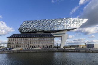 Modern architecture harbour house Antwerp (Havenhuis Port of Antwerp-Bruges) Havenhuis by Zaha